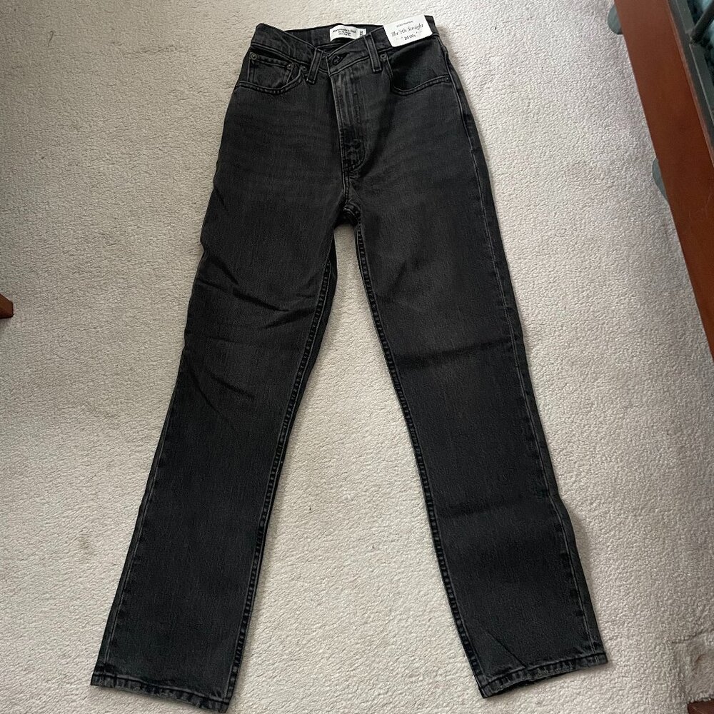 Abercrombie & Fitch Ultra High Rise 90s Straight Jean Black Washed - Size 24 S